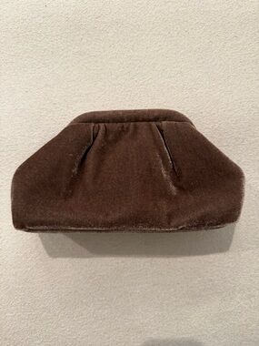 Gianni Bini x Lilly Sisto Virginia Velvet Clutch Crossbody Bag In Taupe